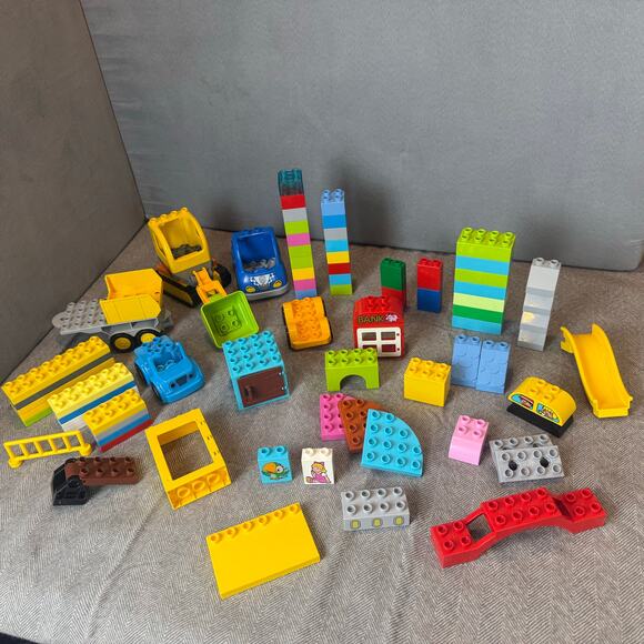 Huge Lot of Duplos 80+ Building Blocks Bricks Unique Door Bridge Vehicle Slide - Picture 10 of 10